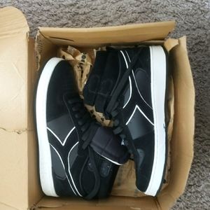 Diadora sneaker black size 10